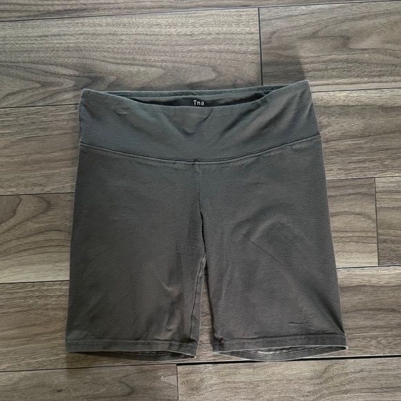 TNA XS Charcoal Grey Bike Shorts | Aritzia - Picture 2 of 5